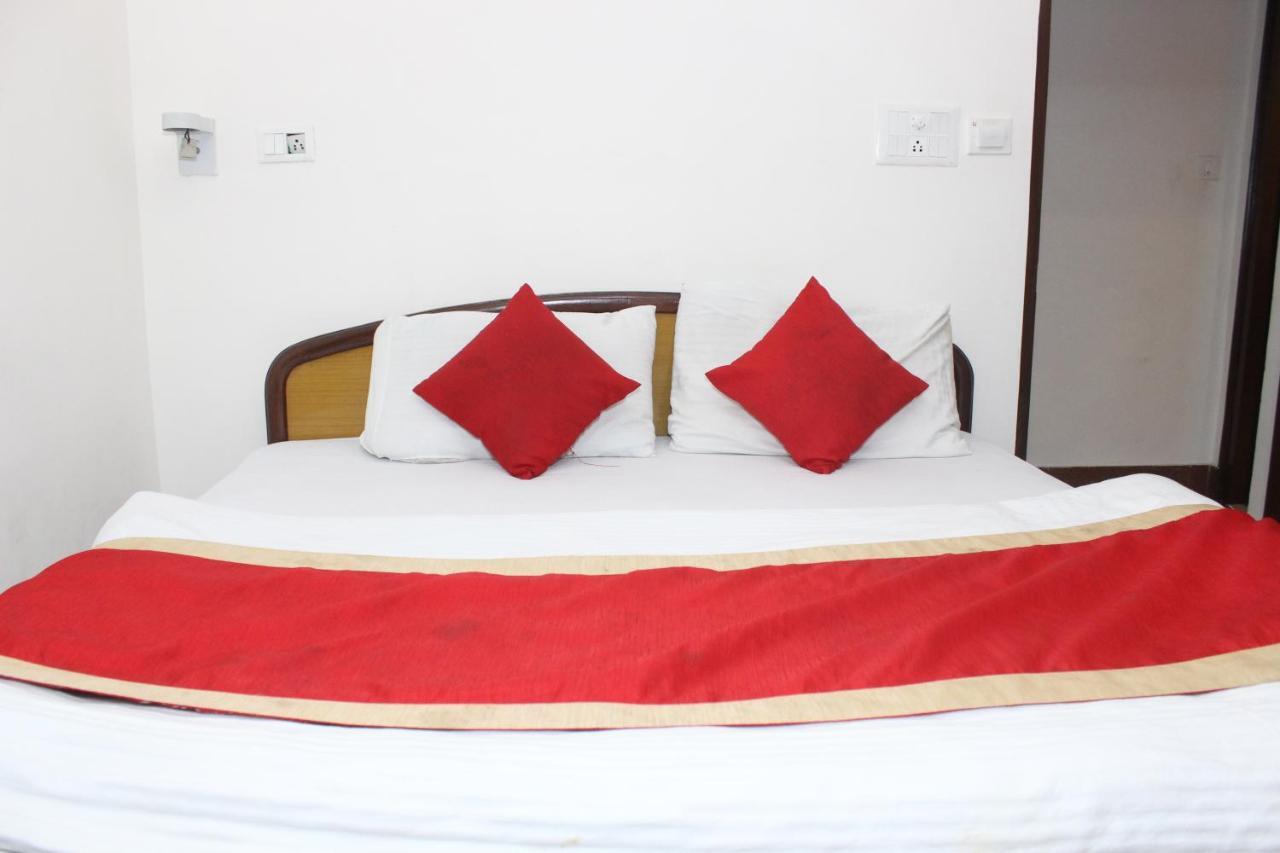 Hotel Dolls Inn 奈尼塔尔 外观 照片