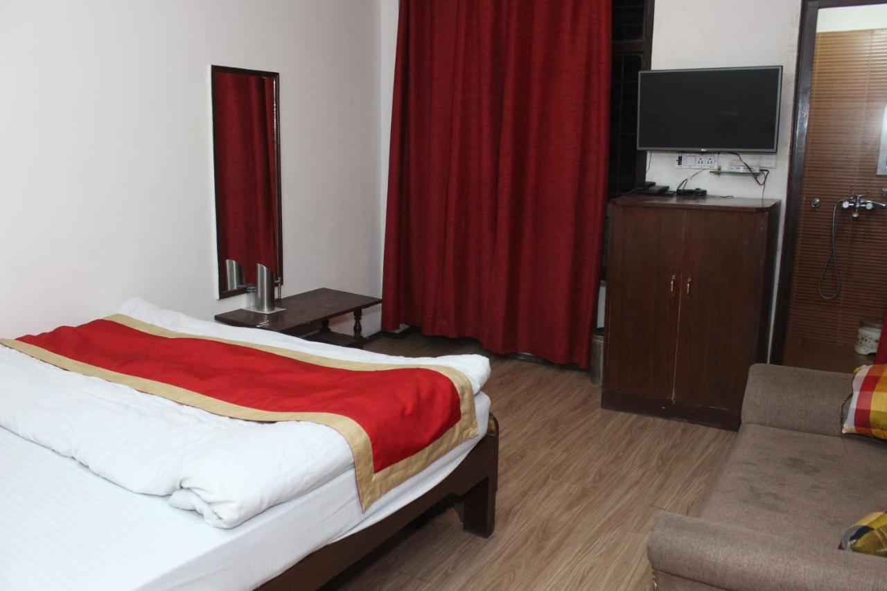 Hotel Dolls Inn 奈尼塔尔 外观 照片
