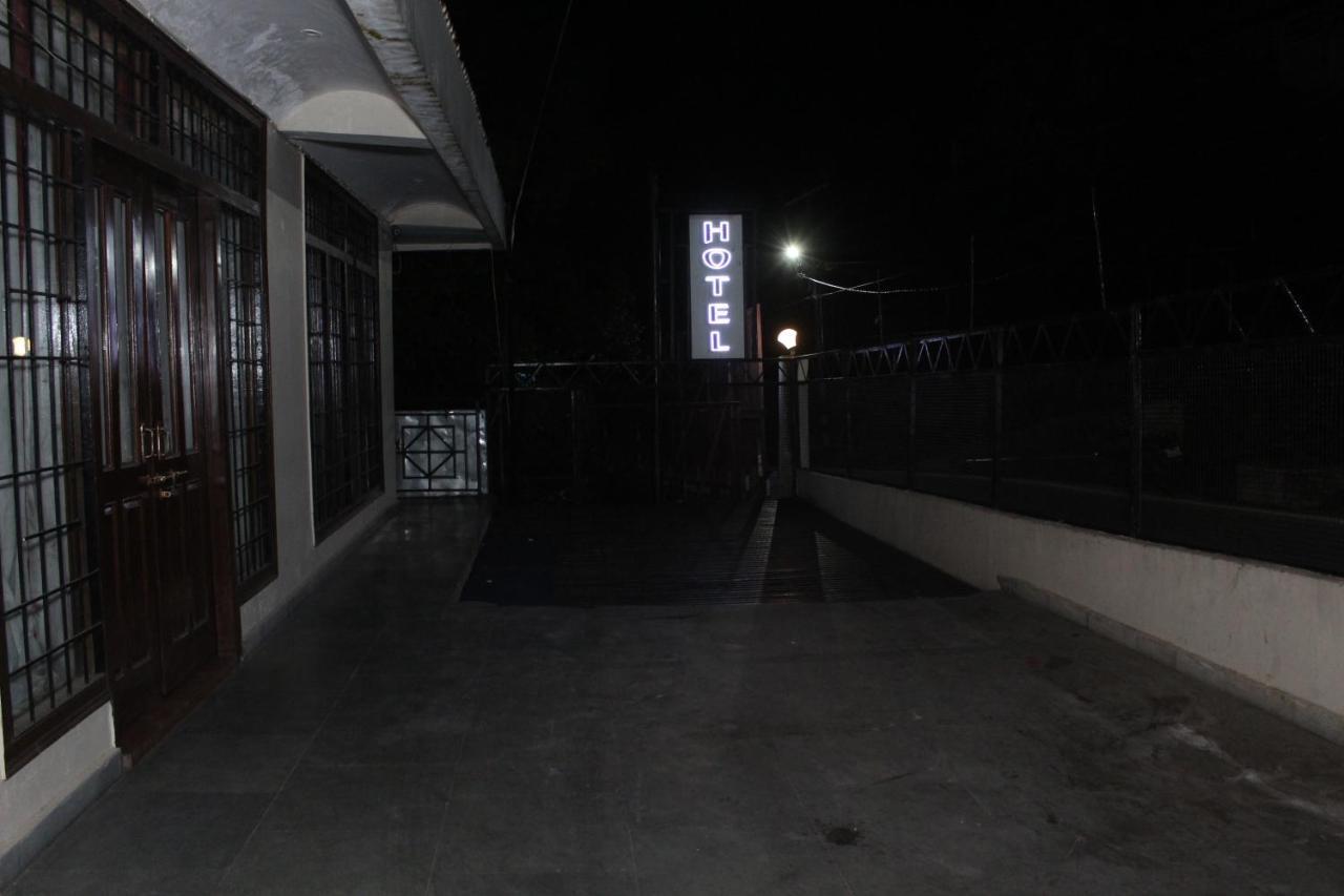 Hotel Dolls Inn 奈尼塔尔 外观 照片